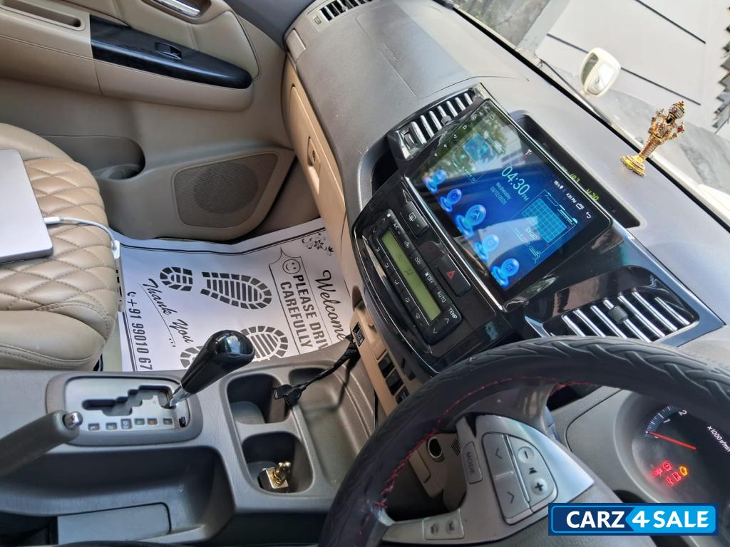 Super White Toyota Fortuner 4x2 AT Super White Toyota Fortuner 4x2 AT