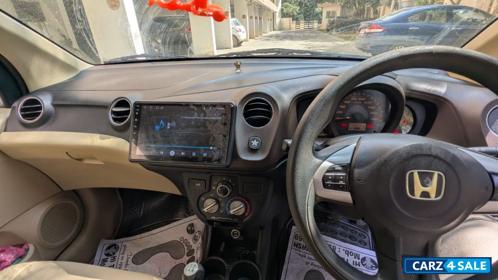 A Silver Honda Amaze S IV tec A Silver Honda Amaze S IV tec