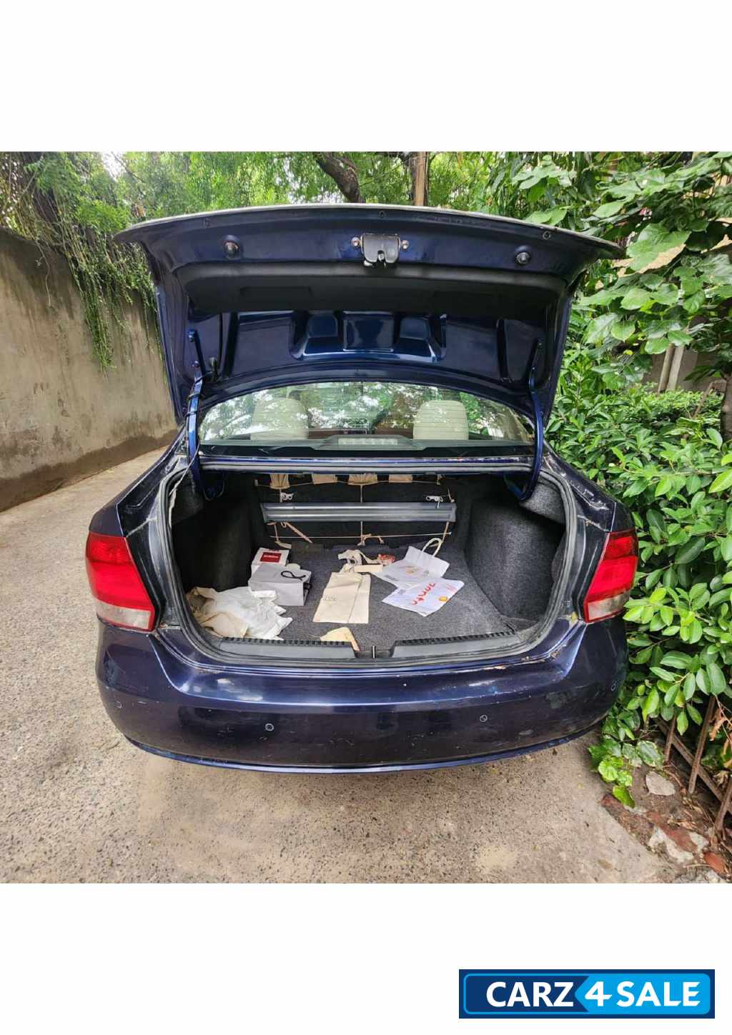 Blue Volkswagen Vento Diesel Blue Volkswagen Vento Diesel