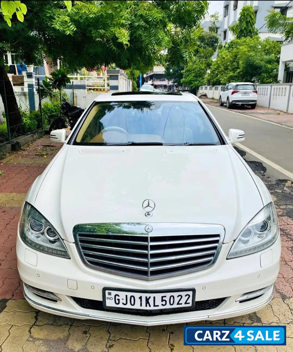White Mercedes-Benz S-Class S350 L BE