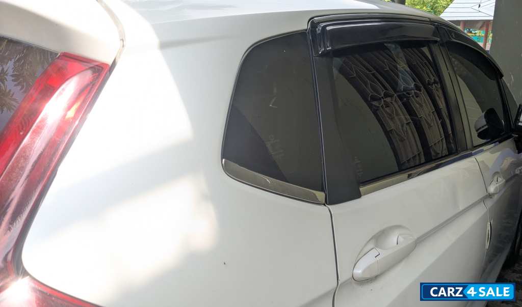 White Orchid Pearl Honda Jazz V