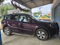 Mahindra XUV 500 W8