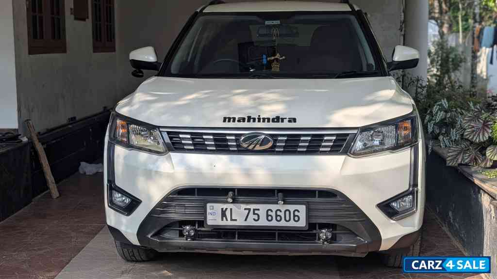 Mahindra XUV300 XUV300 W6 1.2 petrol