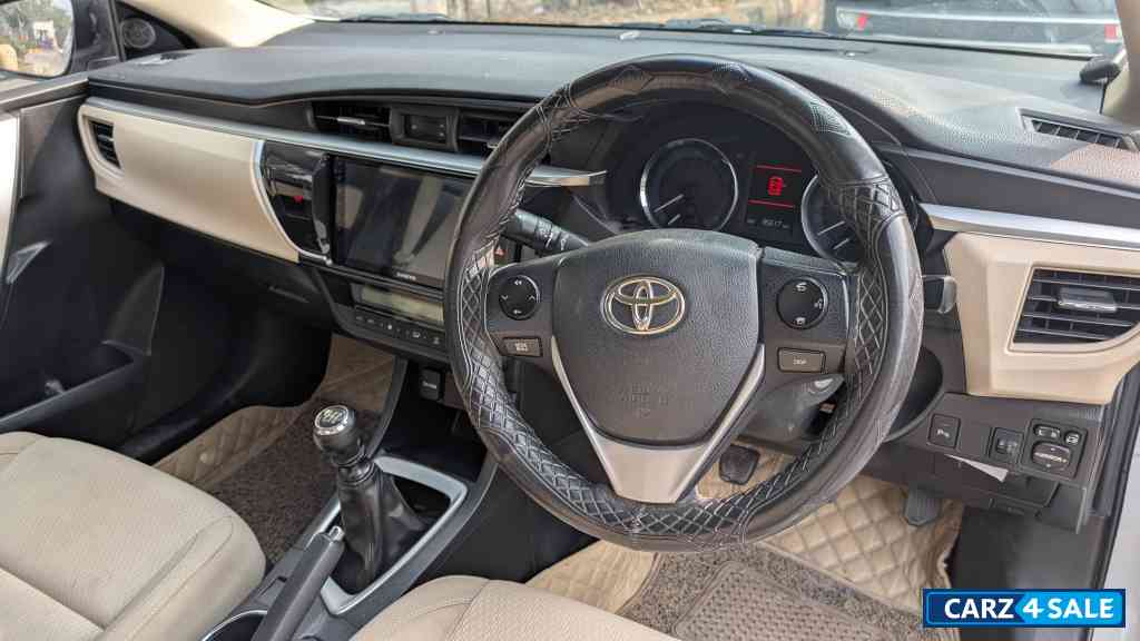 Toyota Corolla Altis Petrol GL Manual