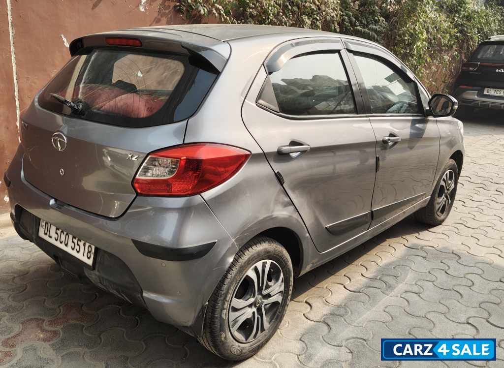 Titanium Gray Tata Tiago XZ