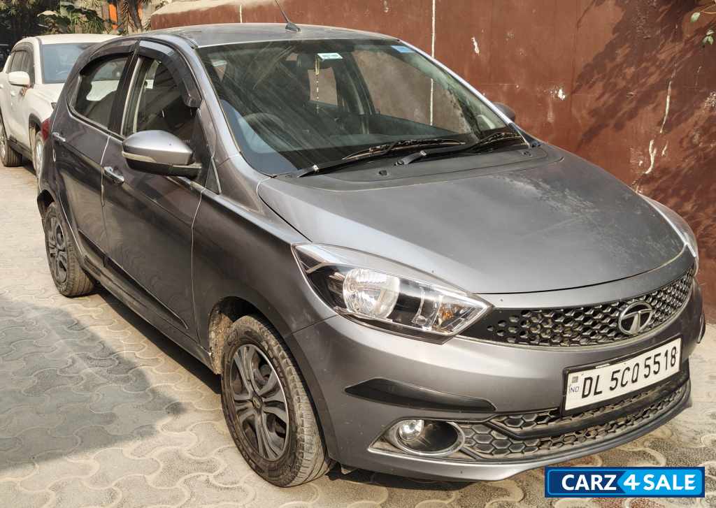 Titanium Gray Tata Tiago XZ