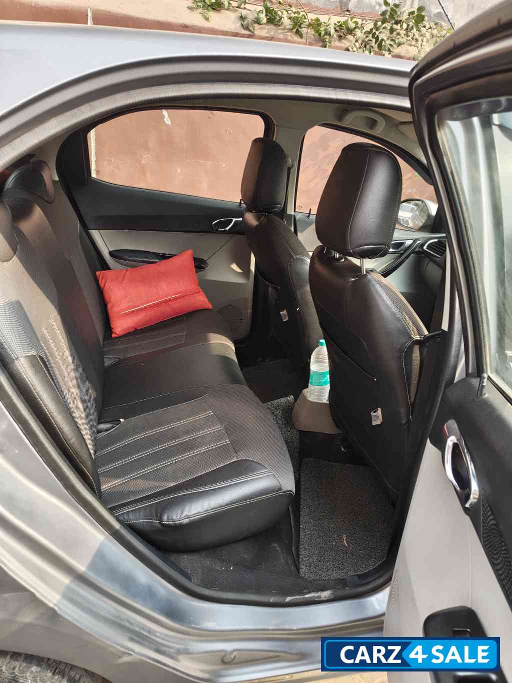 Titanium Gray Tata Tiago XZ