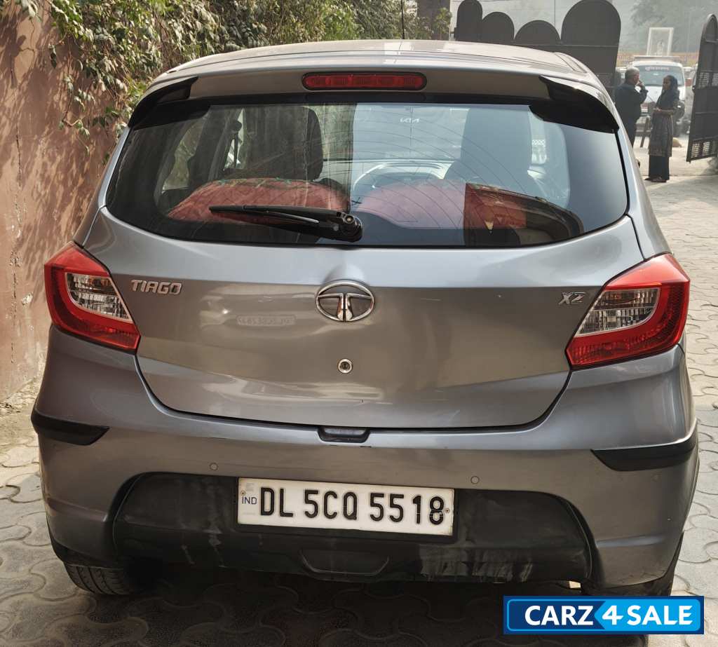 Titanium Gray Tata Tiago XZ