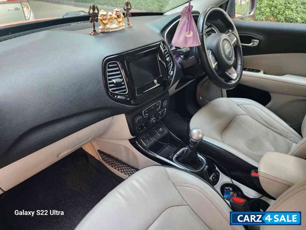 Jeep Compass Limited (O) 4*2