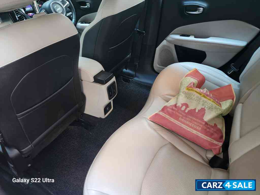 Jeep Compass Limited (O) 4*2