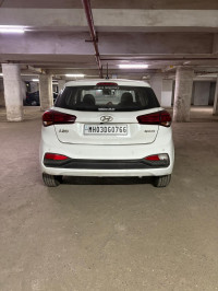 White Hyundai Elite i20 Sportz plus