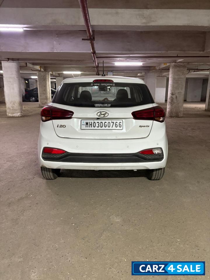 White Hyundai Elite i20 Sportz plus