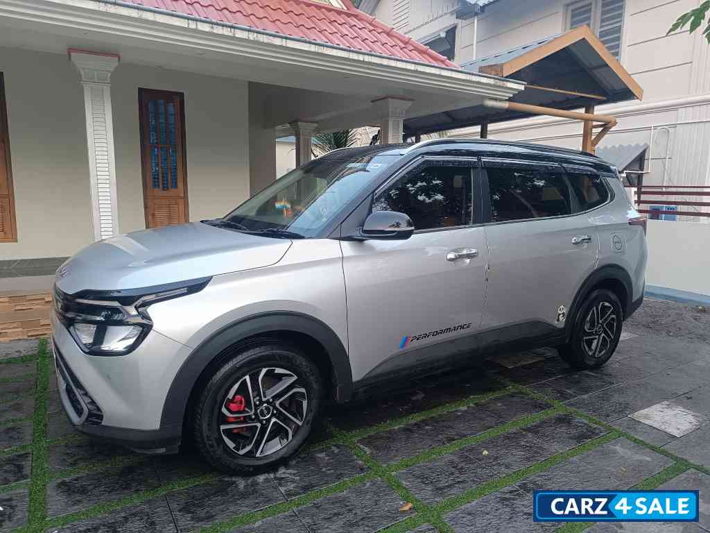 Kia Carens Prestige plus petrol IMT