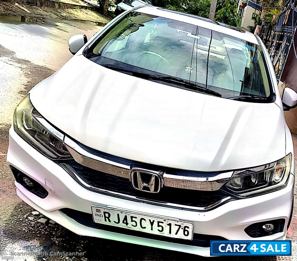 White Honda City V AT SUNROOF I VTECH