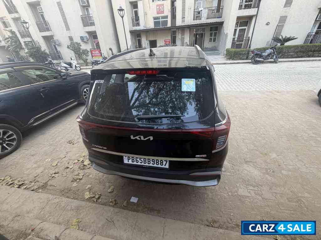 Black Kia Carens Prestige plus 1.4 turbo Black Kia Carens Prestige plus 1.4 turbo