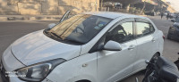 Polar White Hyundai Xcent E+