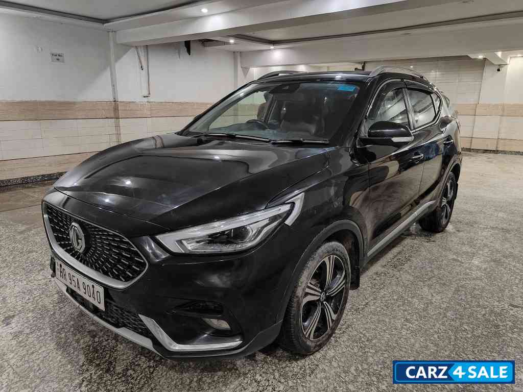 Black MG Astor Savvy