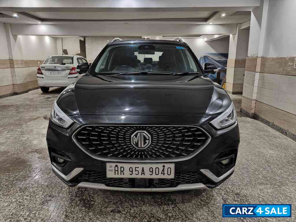 Black MG Astor Savvy