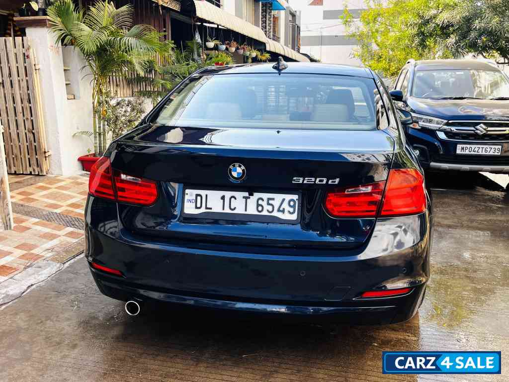 Blue BMW 3-Series Prestige 320 D