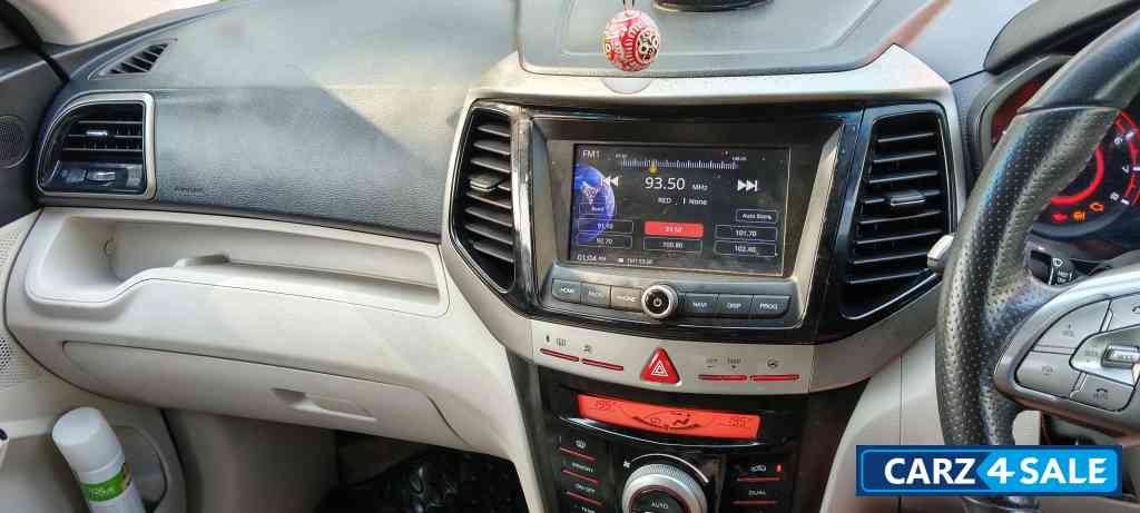 Black Mahindra XUV300 Black Mahindra XUV300