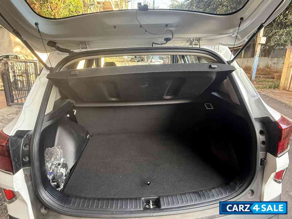 Kia Seltos Htk plus 1.5 MT