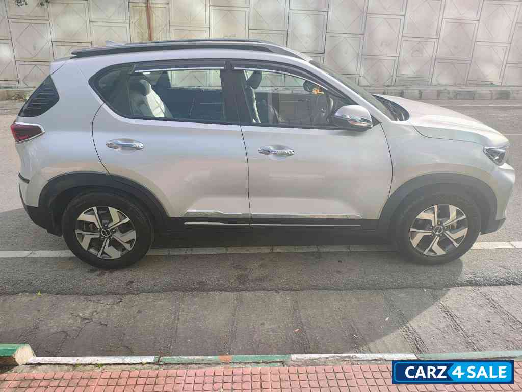 Silver Kia Sonet HTX Silver Kia Sonet HTX