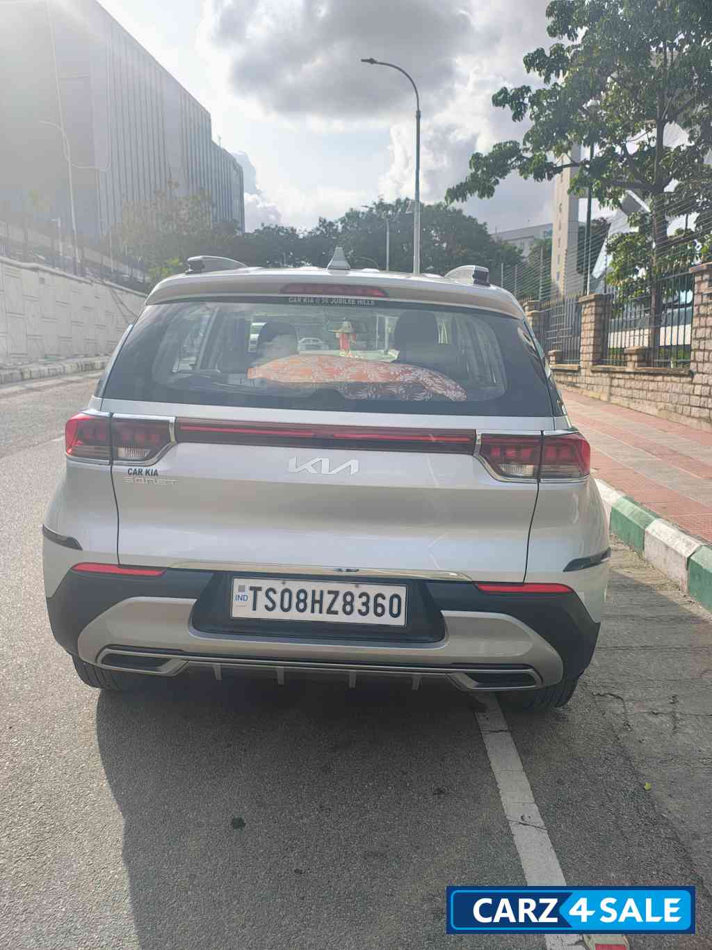 Silver Kia Sonet HTX Silver Kia Sonet HTX