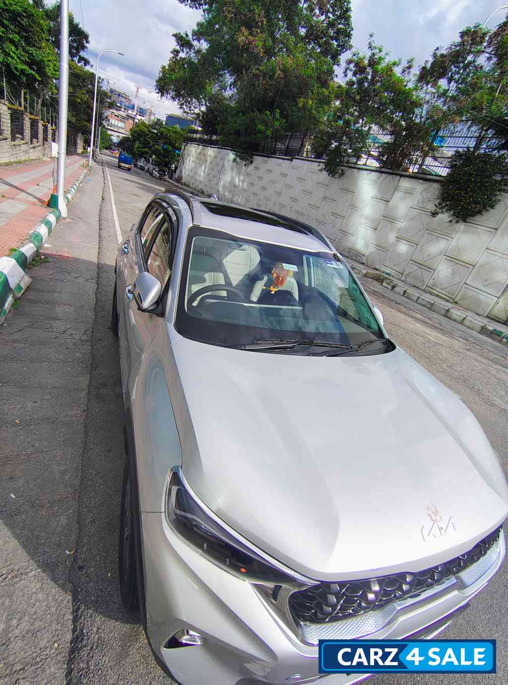 Silver Kia Sonet HTX Silver Kia Sonet HTX