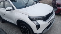 White Kia Sonet Htk optional