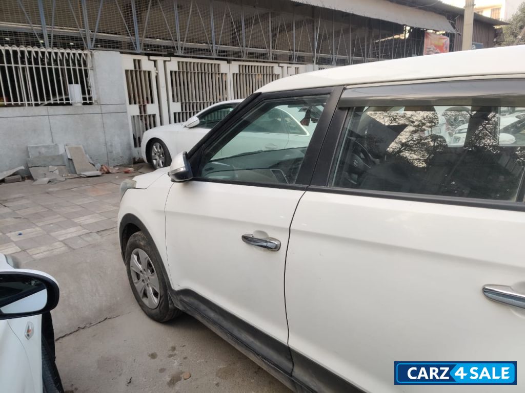 Polar White Hyundai Creta 1.4 CRDI E+