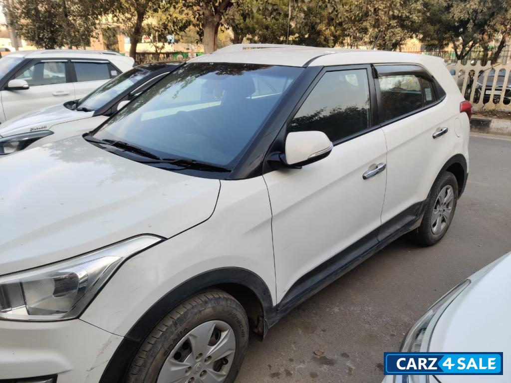 Polar White Hyundai Creta 1.4 CRDI E+