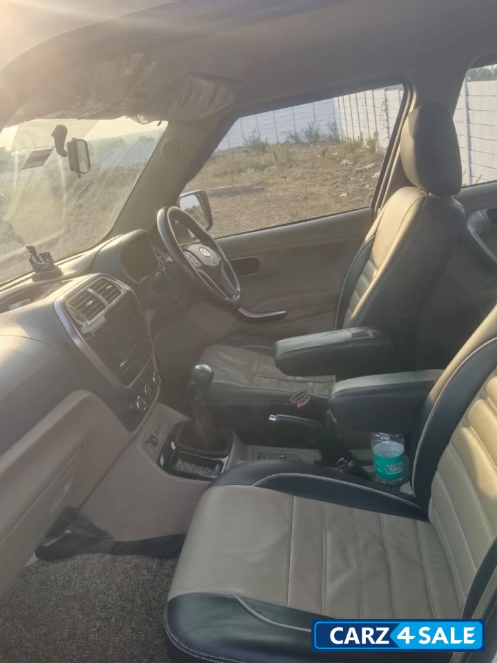 Mahindra Bolero neo N-10