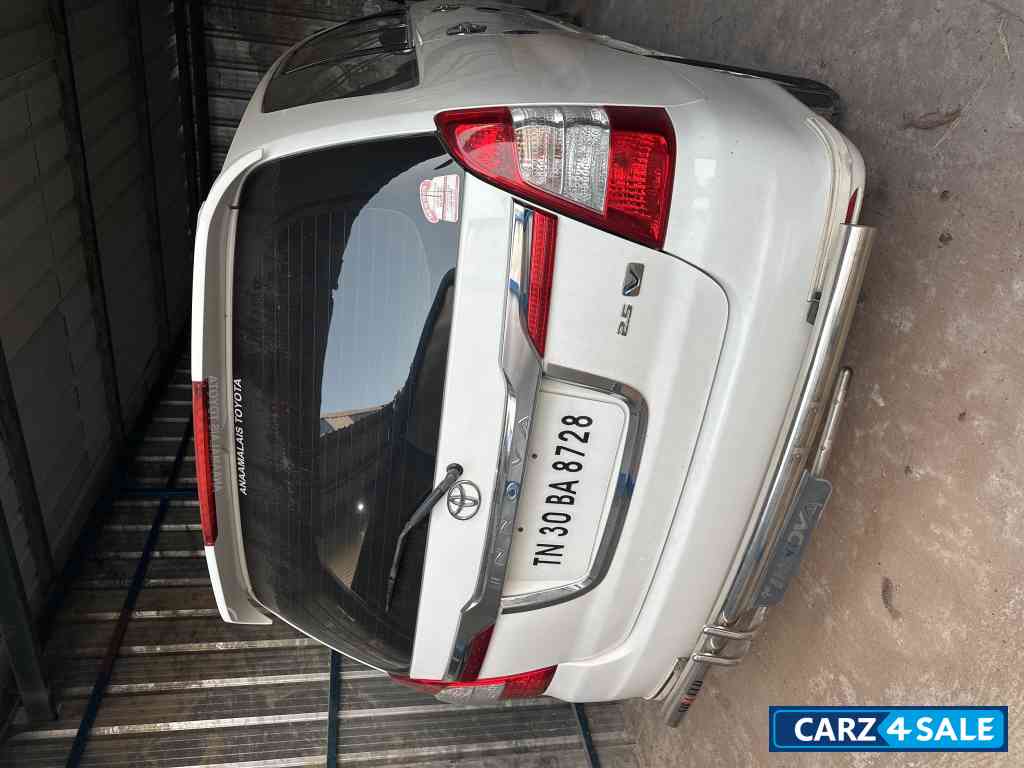 White Toyota Innova v