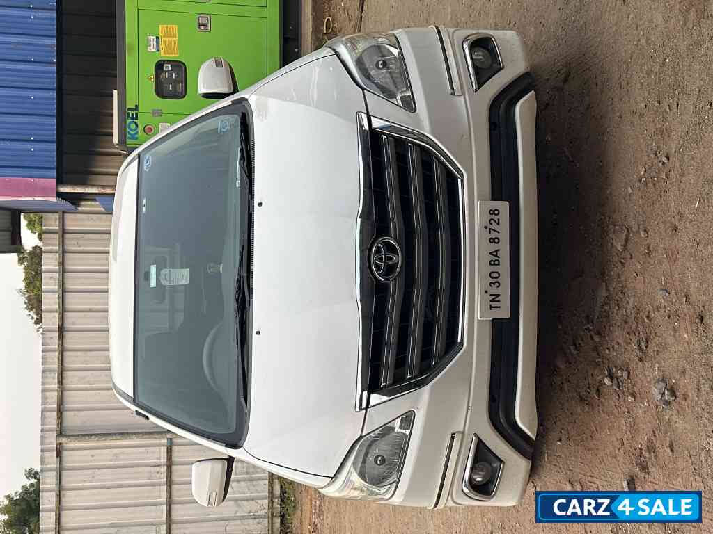 White Toyota Innova v