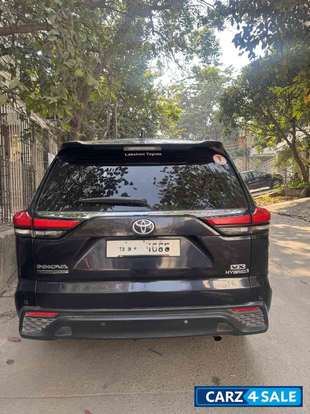 Black Toyota Innova Hycross Vx 7str hybrid