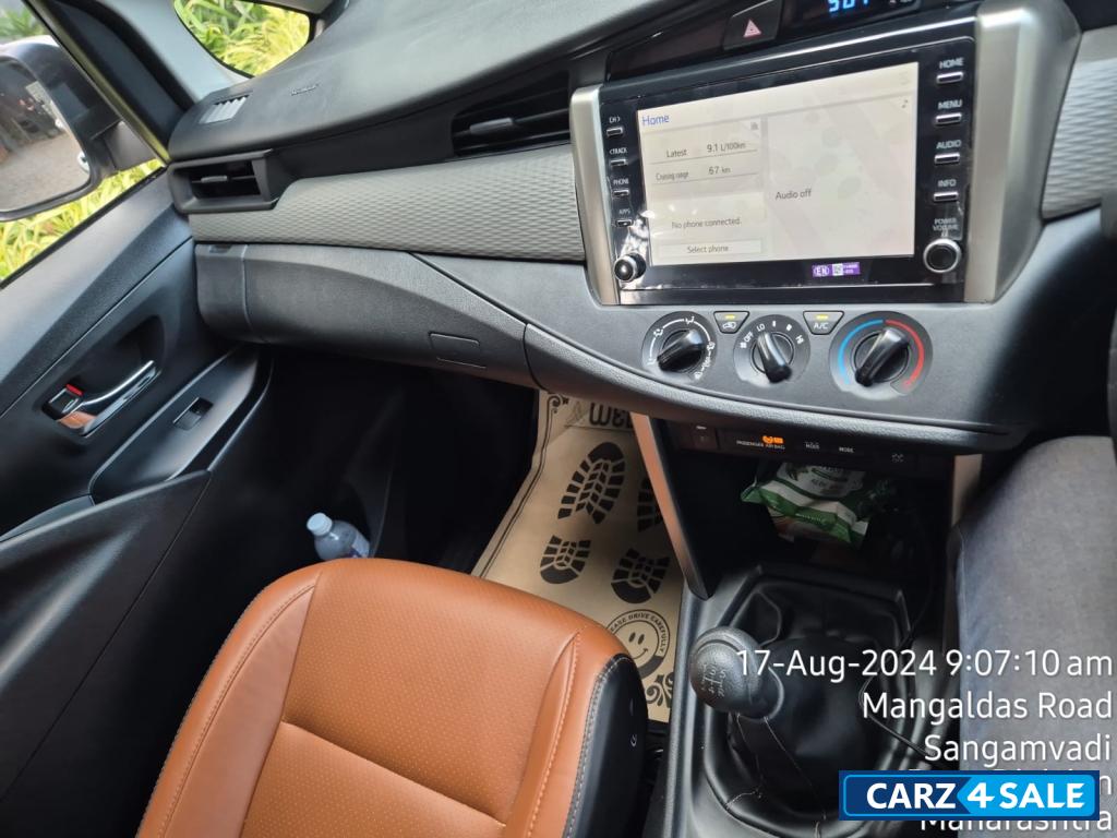 Toyota Innova Crysta GX