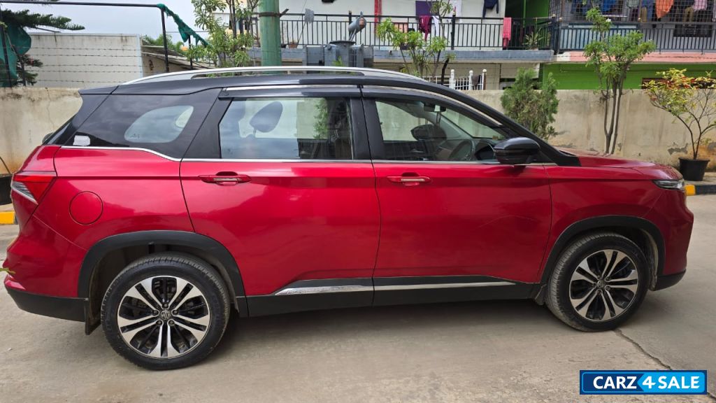 Dual Tone Red And Black MG Hector Plus Sharp Diesel Dual Tone 6 Seater