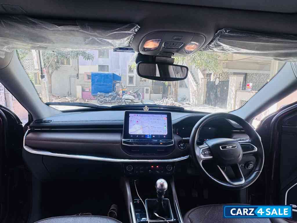 Jeep Meridian 4x2 MT Limited Jeep Meridian 4x2 MT Limited