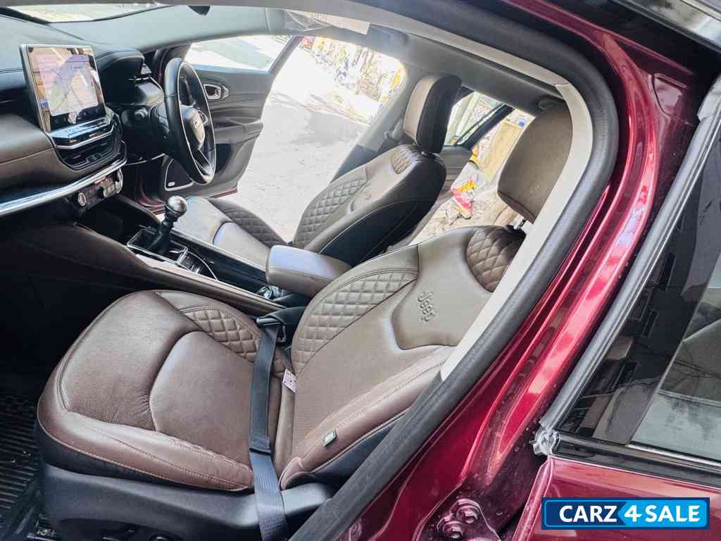 Jeep Meridian 4x2 MT Limited Jeep Meridian 4x2 MT Limited