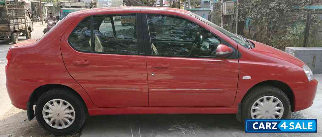 Scarlet Red Tata Indigo CS GLX