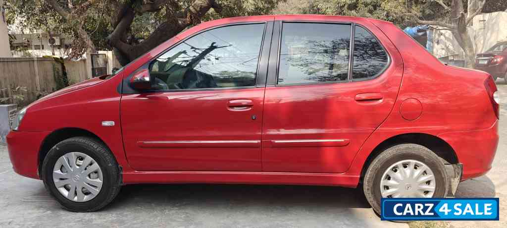 Scarlet Red Tata Indigo CS GLX