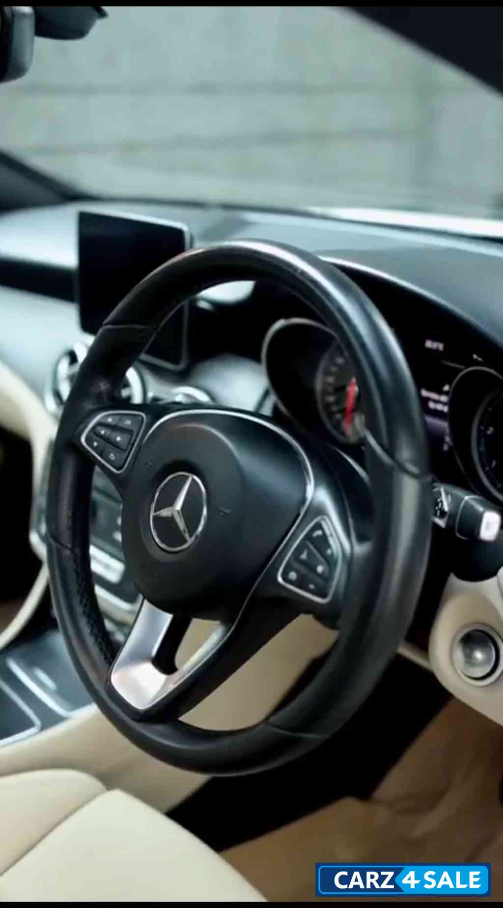 Polar White Mercedes-Benz CLA 200d urban class