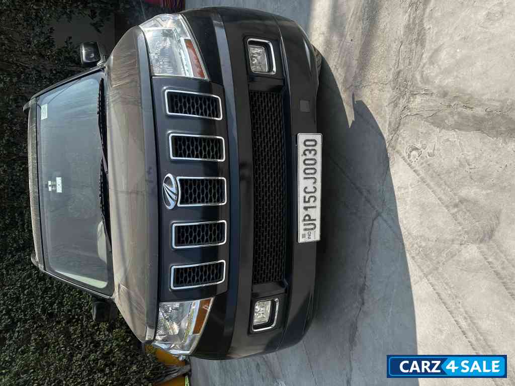 Black Mahindra  TUV 300 T8 AMT