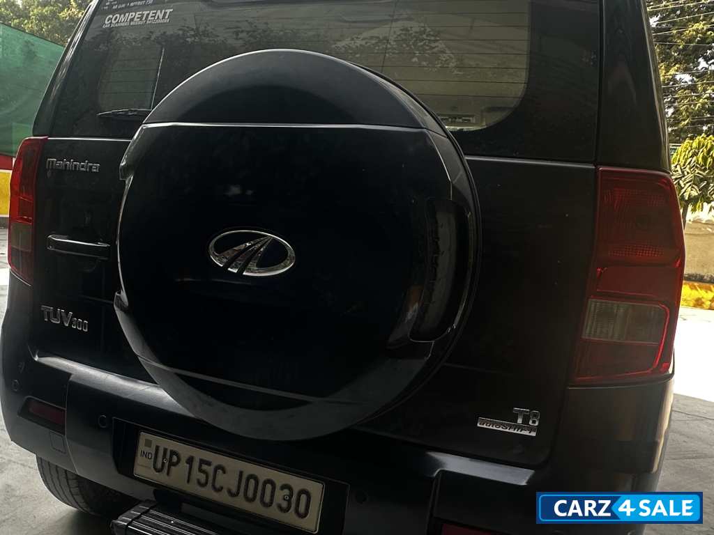 Black Mahindra  TUV 300 T8 AMT