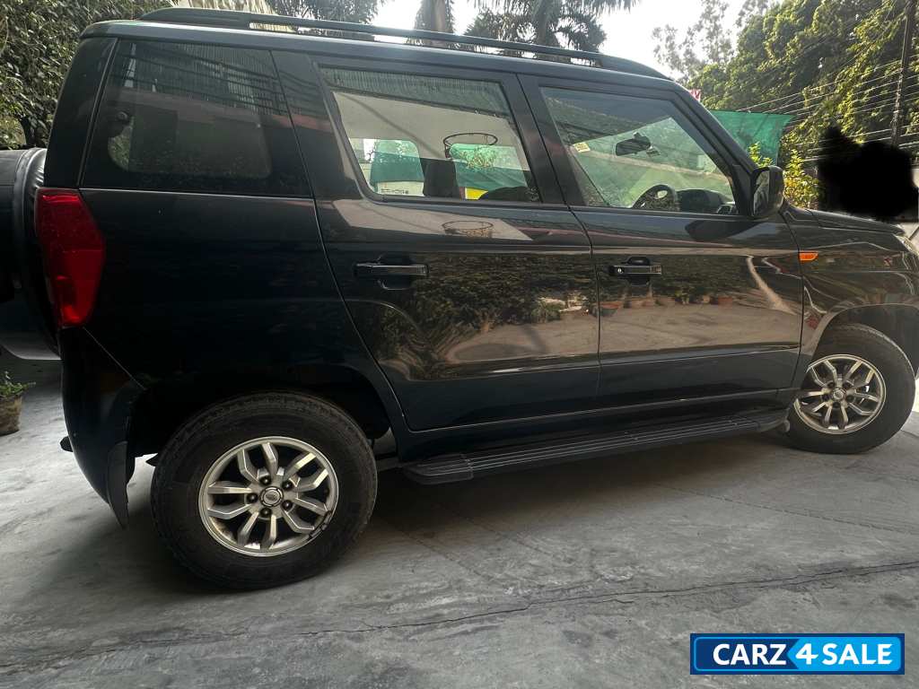 Black Mahindra  TUV 300 T8 AMT