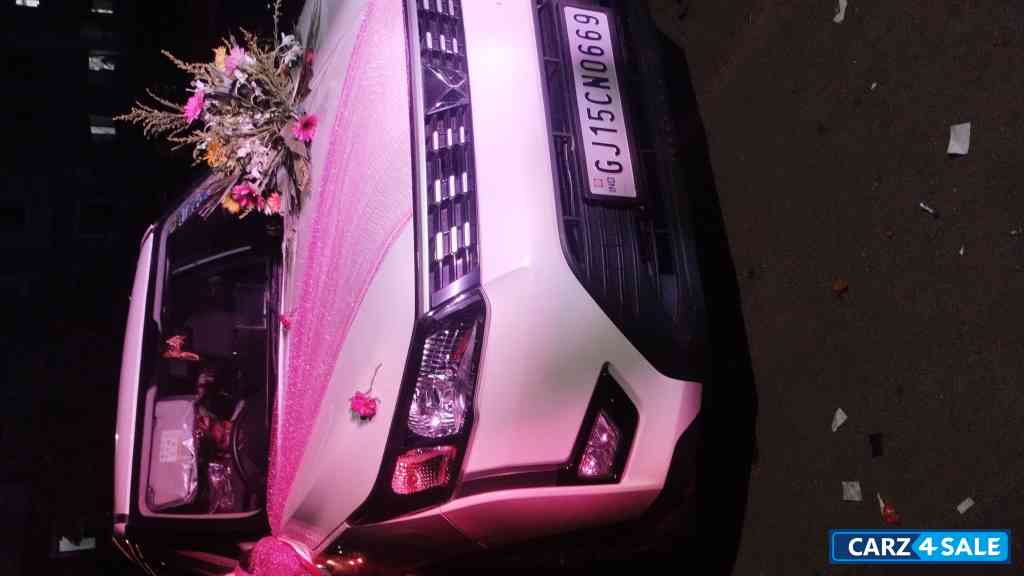 Mahindra XUV300 W6 amt petrol