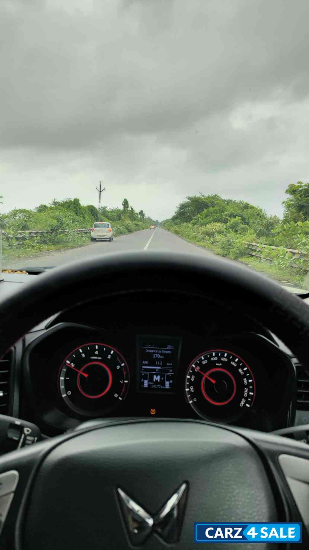 Mahindra XUV300 W6 amt petrol