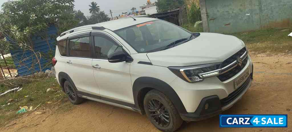 White Maruti Suzuki XL6 Zeta