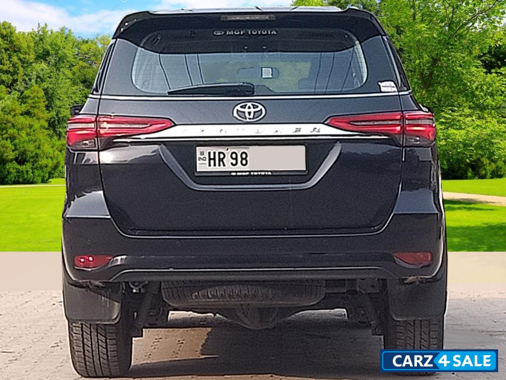 Toyota Fortuner 2.8L 2WD MT DSL