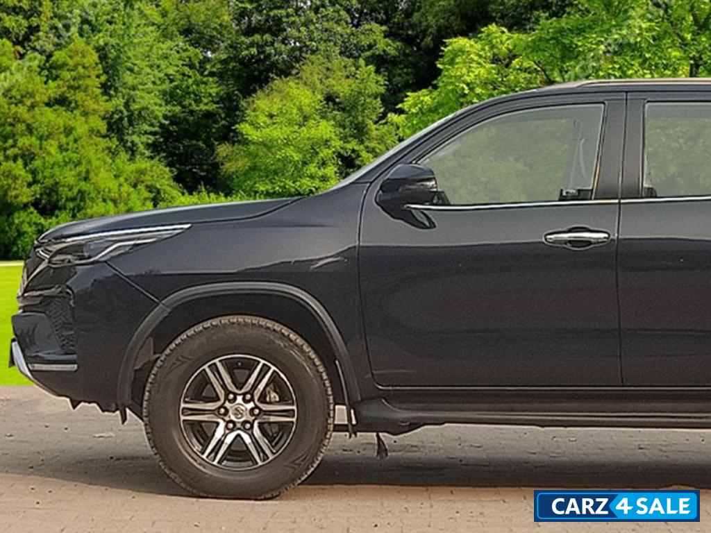 Toyota Fortuner 2.8L 2WD MT DSL